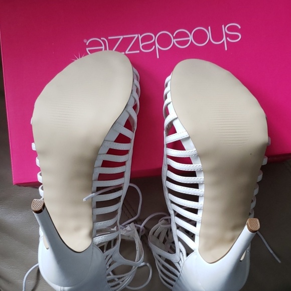 White High Heel - Picture 4 of 4